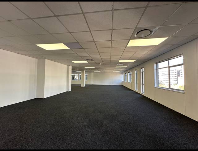 1,210M² OFFICE TO LET IN SANDTON CENTRAL